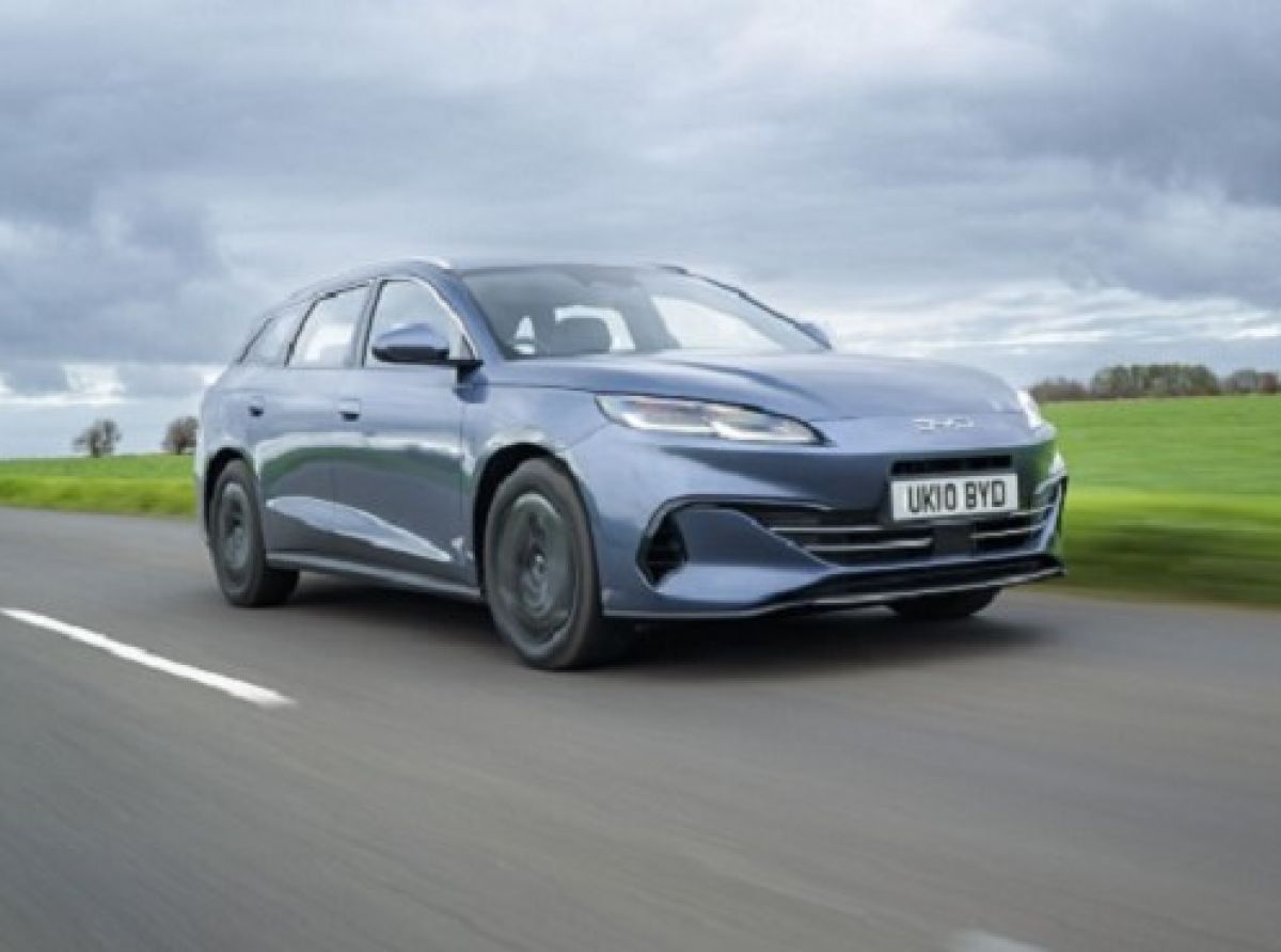 BYD Group presented with two prizes at News UK Motor Awards 2026